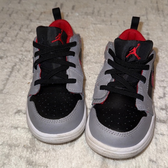 Jordan AJ 1 Low ALT (Toddler Size 10c) - Never Worn - Picture 2 of 9